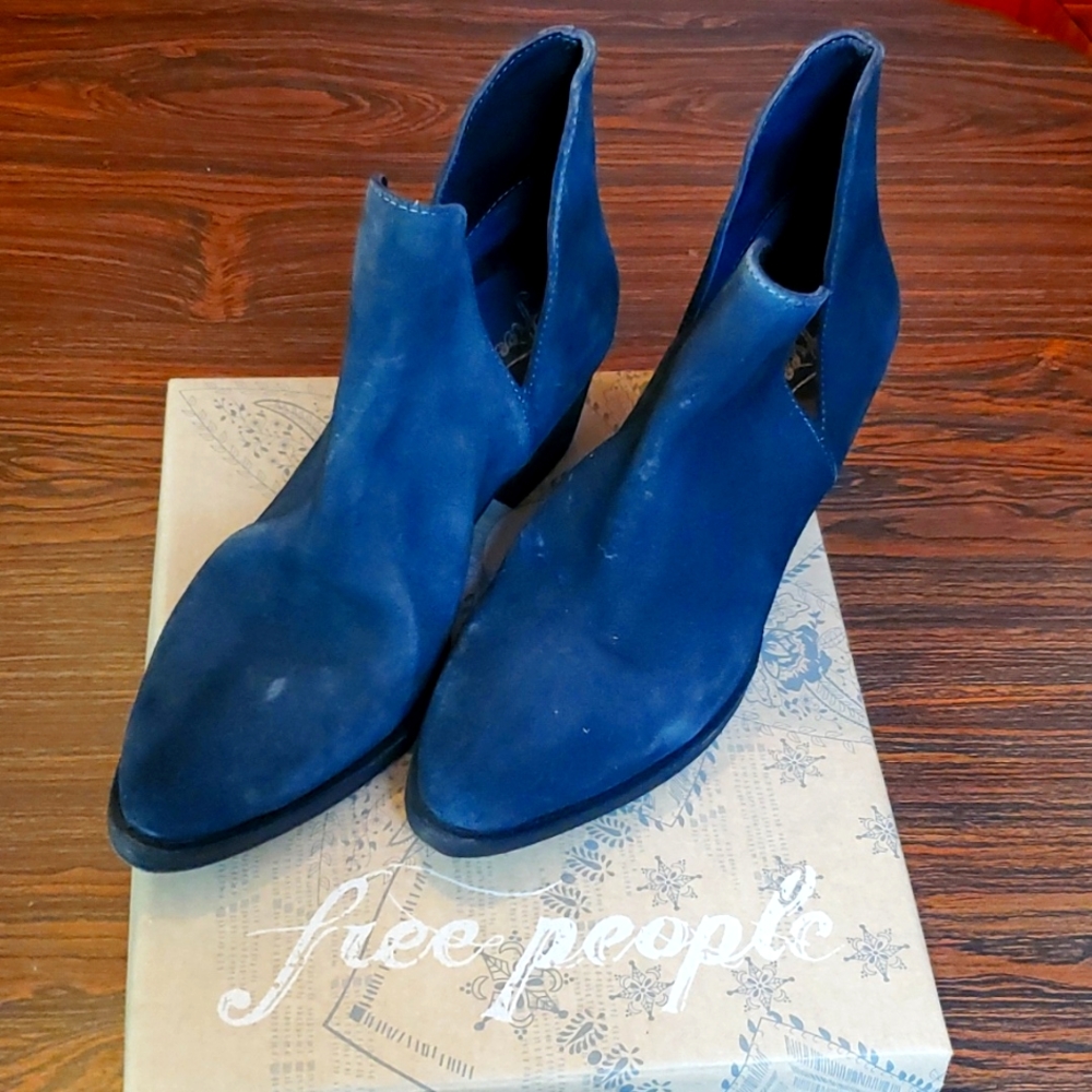 FREE PEOPLE ANKLE BOOTS